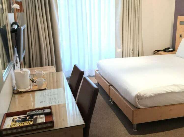 חדר סטנדרט, Artto