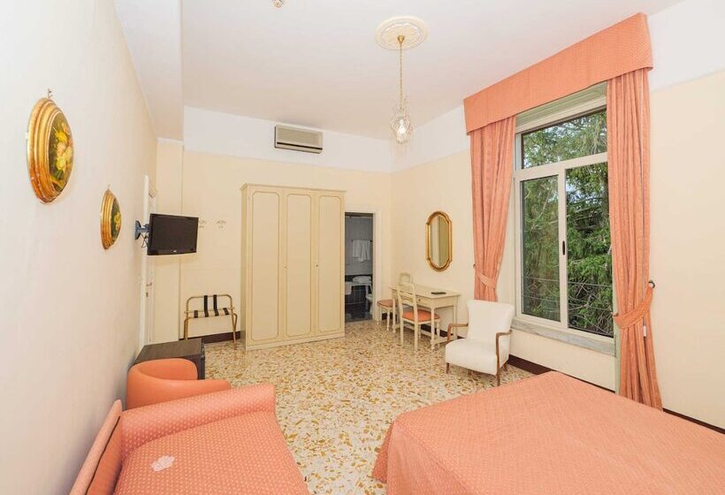 חדר סטנדרט לשלושה, Delle Palme