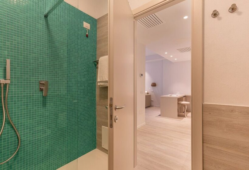 סוויטה אקזקיוטיב, Flamingo