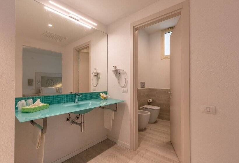 סוויטה אקזקיוטיב, Flamingo