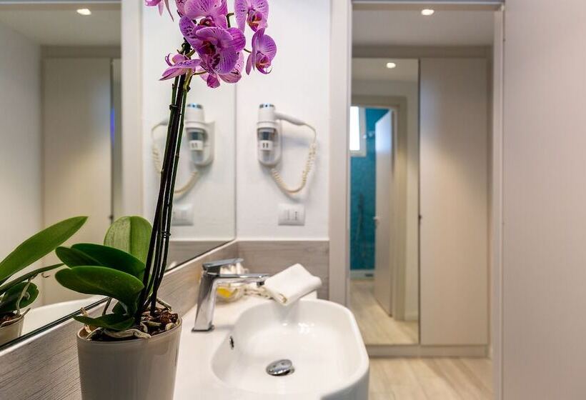 סוויטת ג'וניור נוף לים, Flamingo