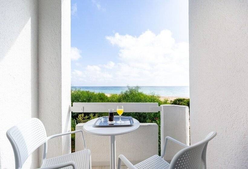 סוויטת ג'וניור נוף לים, Flamingo