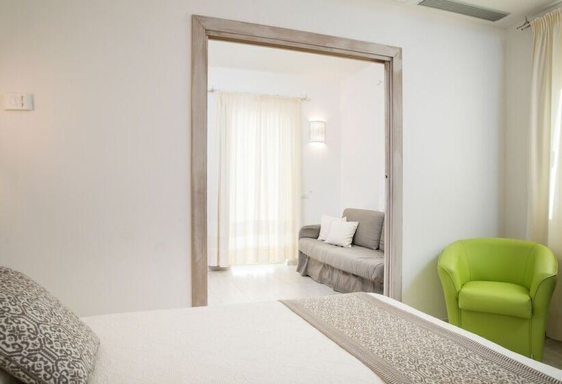 חדר אקזקיוטיב משפחתי, Flamingo