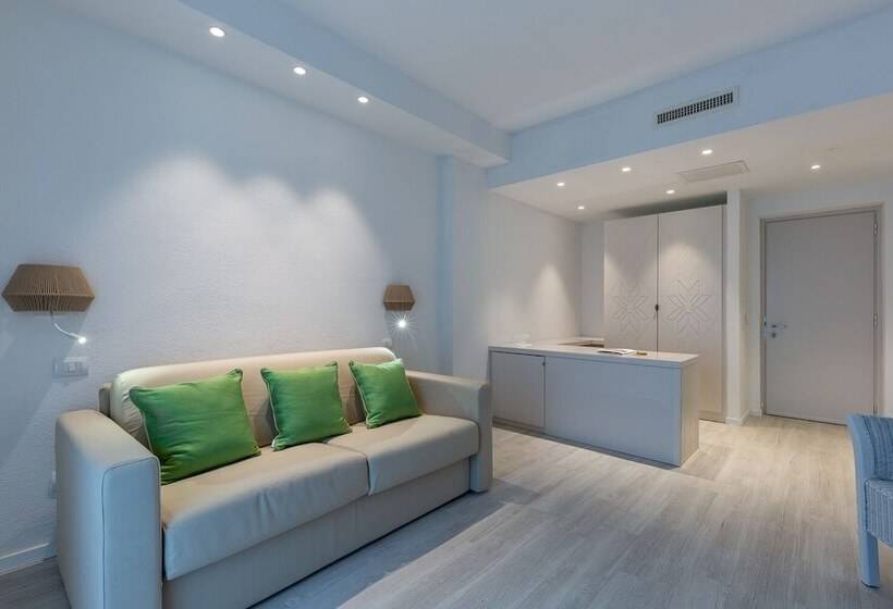 סוויטה אקזקיוטיב, Flamingo