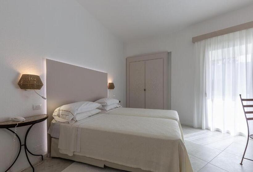 חדר אקזקיוטיב משפחתי, Flamingo