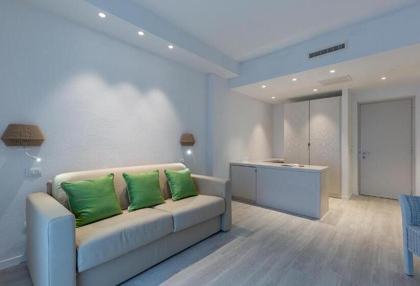 סוויטה אקזקיוטיב, Flamingo