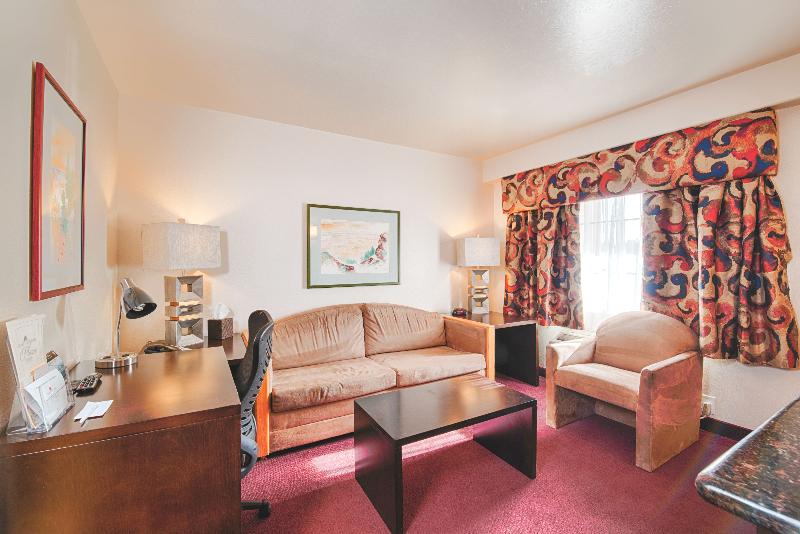 جناح, Grand Canyon Plaza