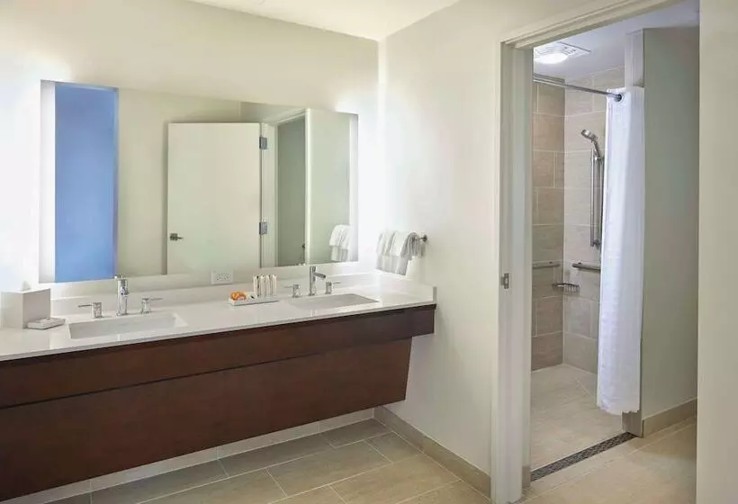 سوییت, Hilton Hawaiian Village Waikiki Beach Resort