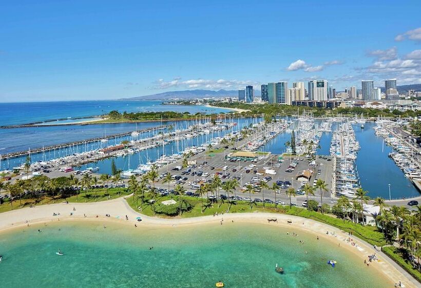 סוויטת ג'וניור נוף לים, Hilton Hawaiian Village Waikiki Beach Resort