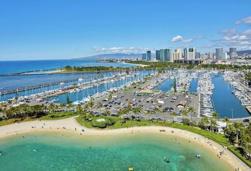 سوییت جونیور با چشمانداز دریا, Hilton Hawaiian Village Waikiki Beach Resort