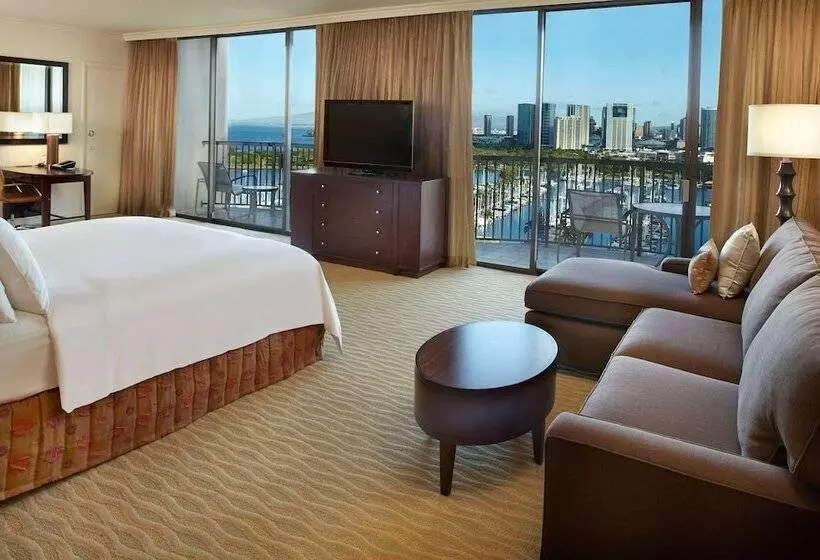 سوییت جونیور با چشمانداز دریا, Hilton Hawaiian Village Waikiki Beach Resort