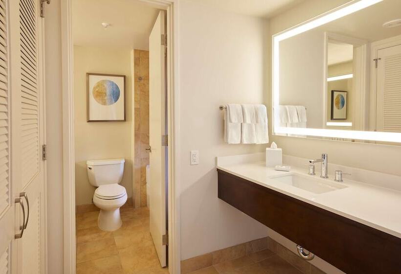 סוויטת ג'וניור נוף לים, Hilton Hawaiian Village Waikiki Beach Resort