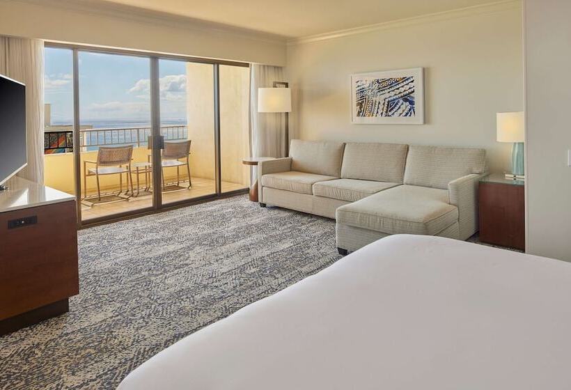 סוויטת ג'וניור נוף לים, Hilton Hawaiian Village Waikiki Beach Resort