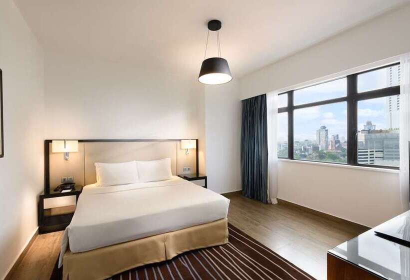 חדר סטנדרט עם מיטת קינג, Hilton Hawaiian Village Waikiki Beach Resort