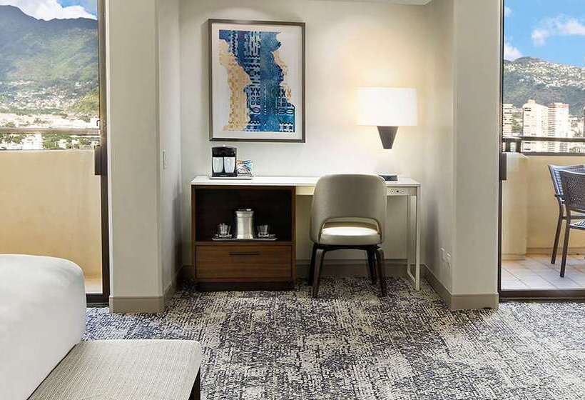 חדר משפחתי, Hilton Hawaiian Village Waikiki Beach Resort