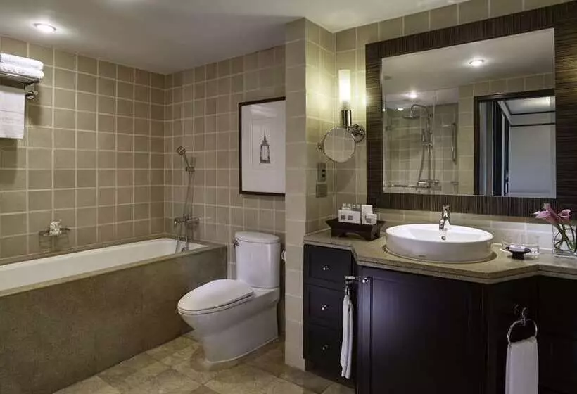 سوئیت با تخت بزرگ, Hilton Hawaiian Village Waikiki Beach Resort