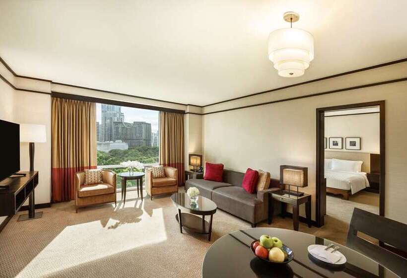 מיטת קינג בסוויטה, Hilton Hawaiian Village Waikiki Beach Resort