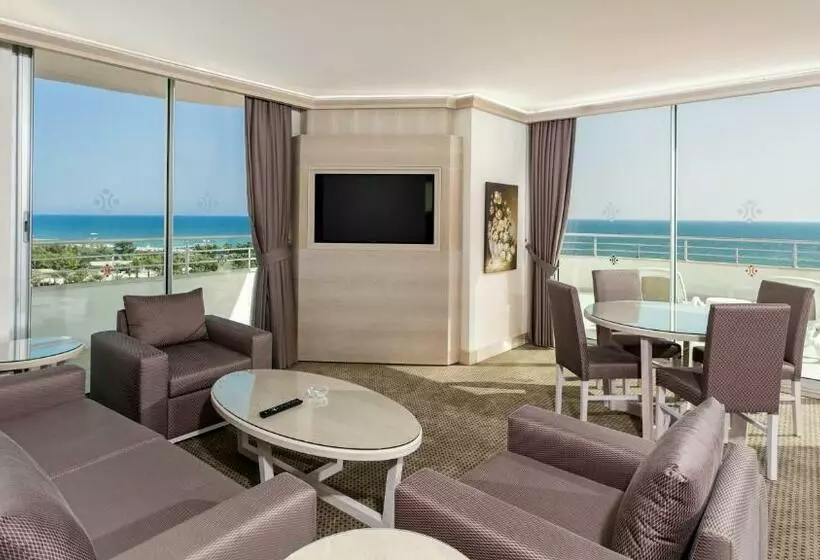 سوییت جونیور, Miracle Resort