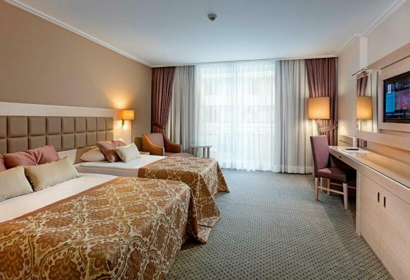 سوییت جونیور, Miracle Resort