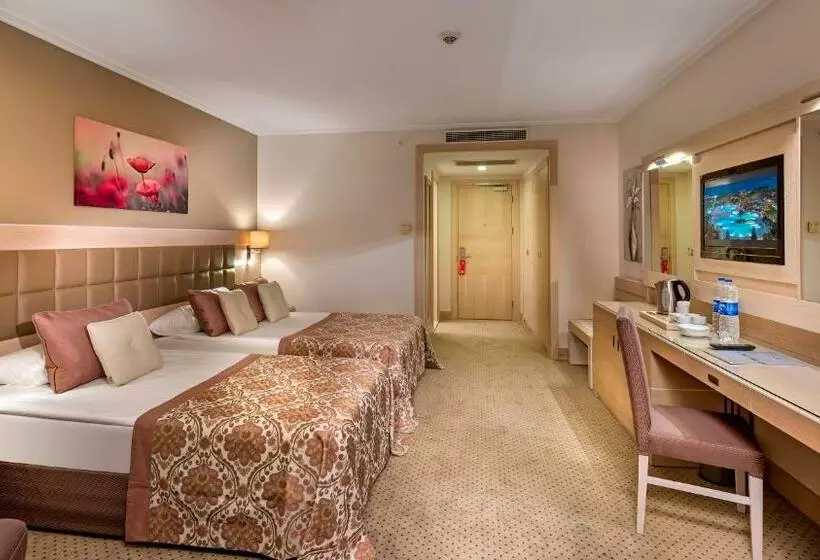 اتاق استاندارد سه نفره, Miracle Resort