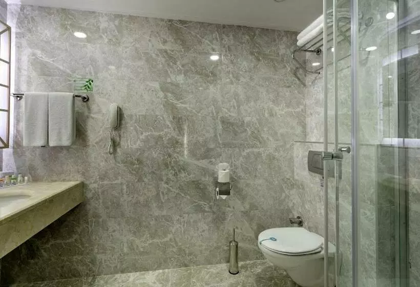 سوییت جونیور, Miracle Resort