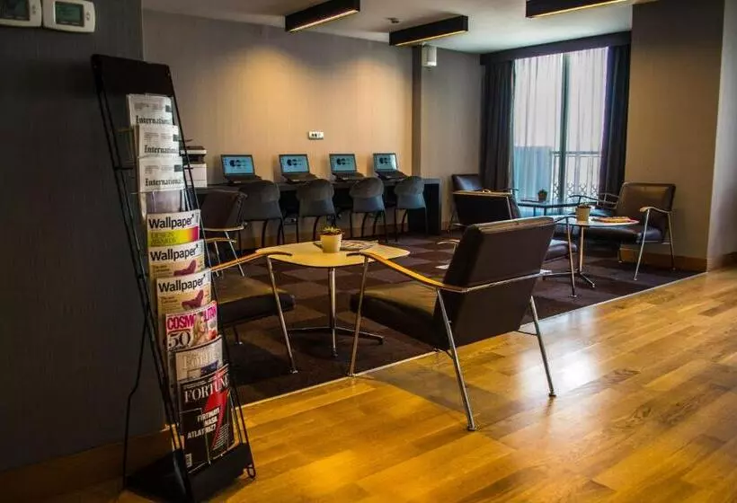 جناح سينيور, Point Hotel Taksim