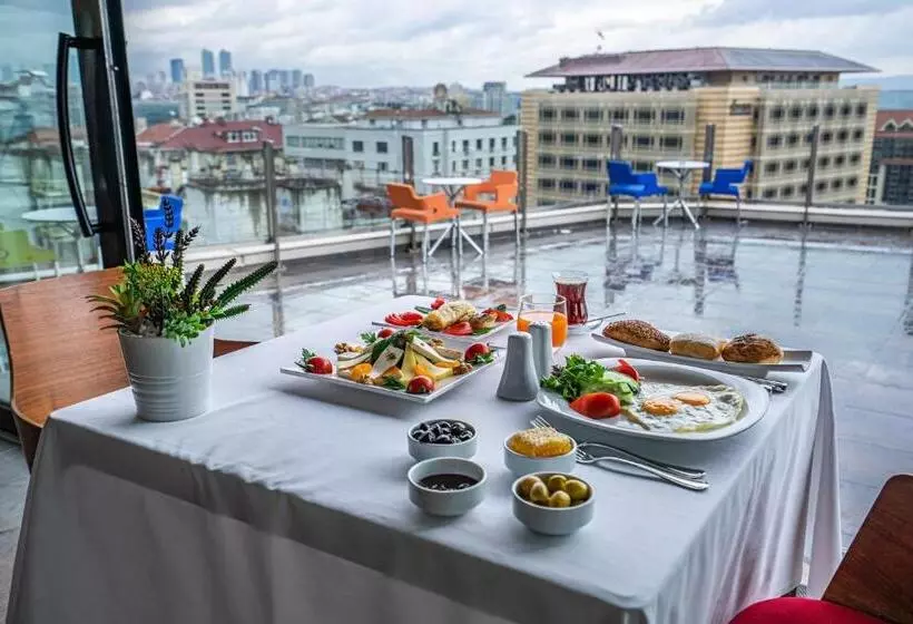 جناح سينيور, Point Hotel Taksim