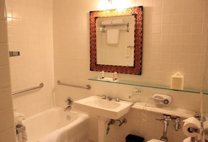 غرفة كلوب, The Biltmore Los Angeles