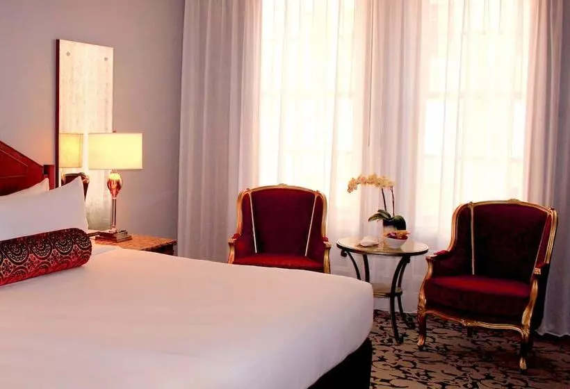 اتاق لوکس, The Biltmore Los Angeles