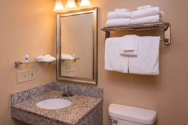 اتاق کلاب, The Biltmore Los Angeles