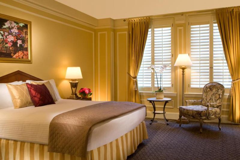 חדר קלאב, The Biltmore Los Angeles