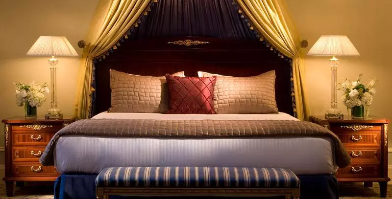 Club Room King Bed, The Biltmore Los Angeles