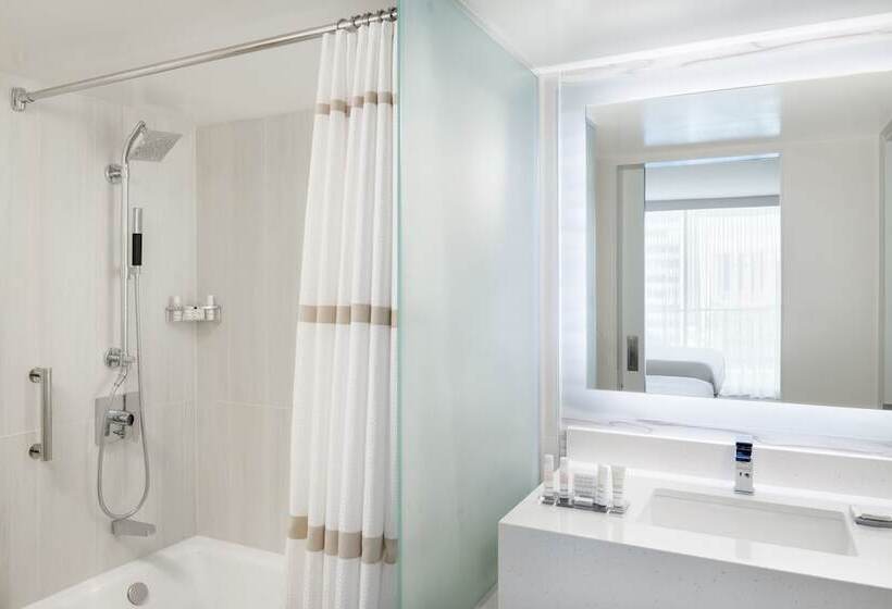 اتاق استاندارد با 2 تخت دوبل, Waikiki Beach Marriott Resort & Spa