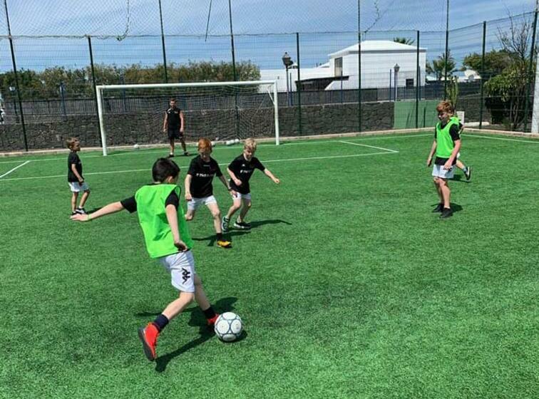 标准间, Thb Tropical Island