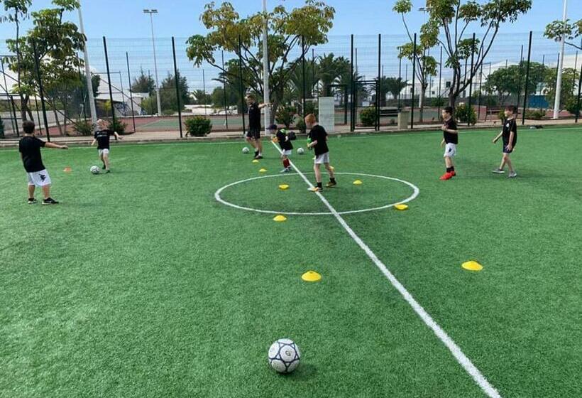 标准间, Thb Tropical Island