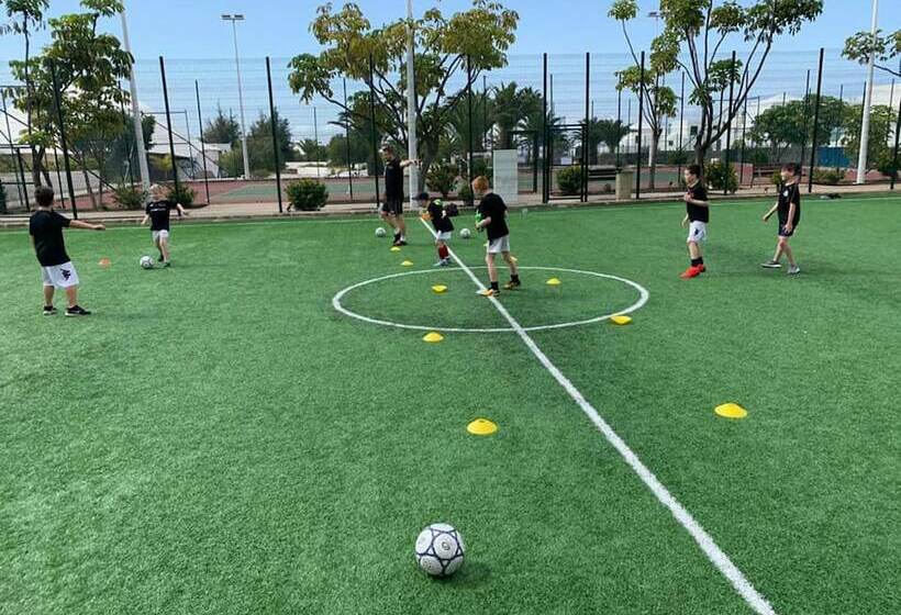 标准间, Thb Tropical Island