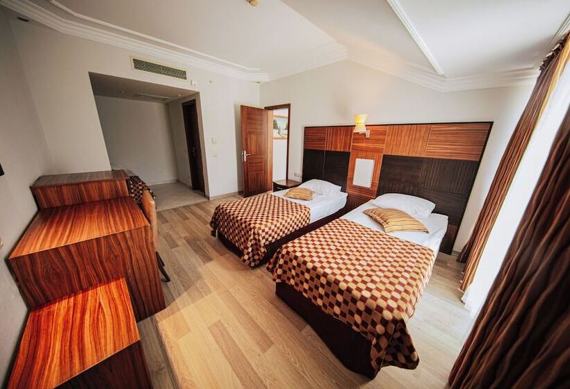 Quarto Familiar, Rox Resort