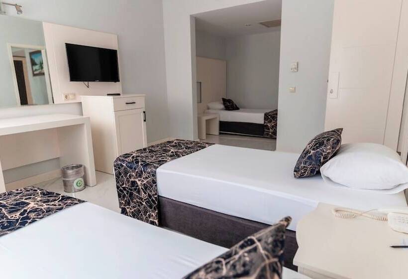Quarto Familiar, Rox Resort