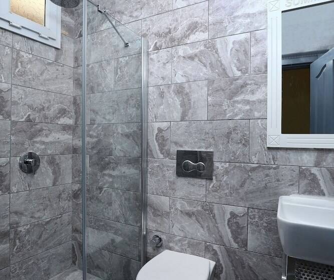 غرفة قياسية ثلاثية, Summer Garden Suites Beach