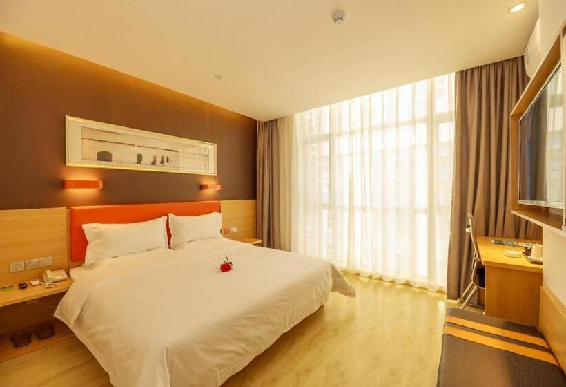 디럭스 룸 킹사이즈 침대, 7days Premium Chengdu East Railway Station Subway Station Branch