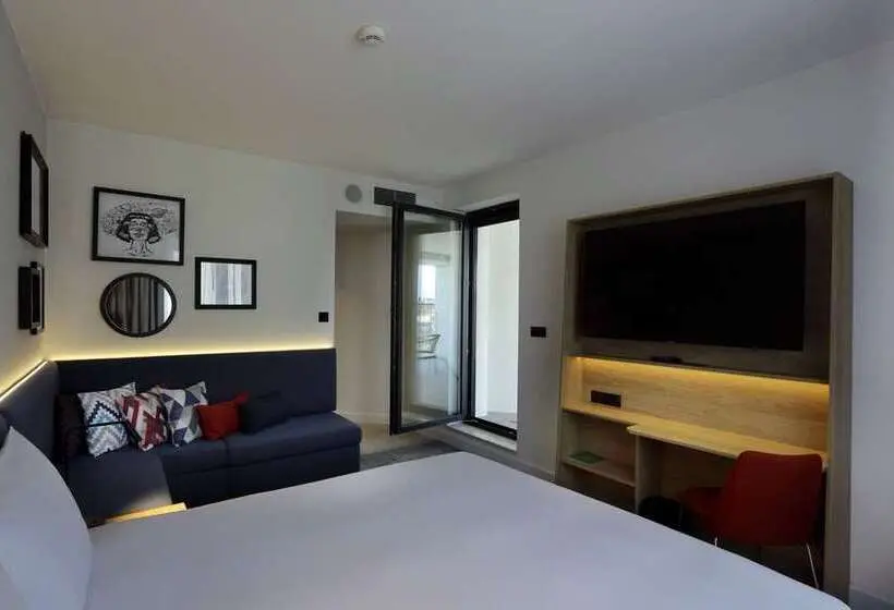 キングサイズベッドのスタンダードルーム, Hampton By Hilton Olsztyn