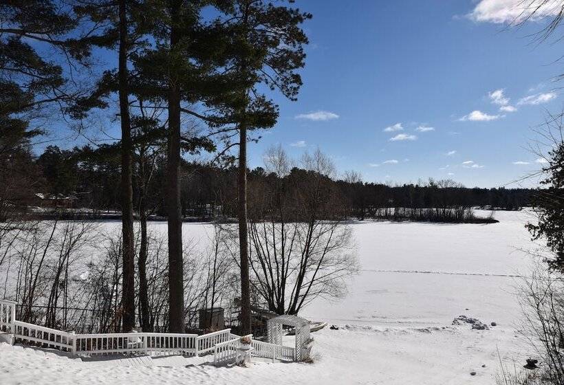 غرفه قياسيه سريرين مزدوجين, Lakeside Bed & Breakfast