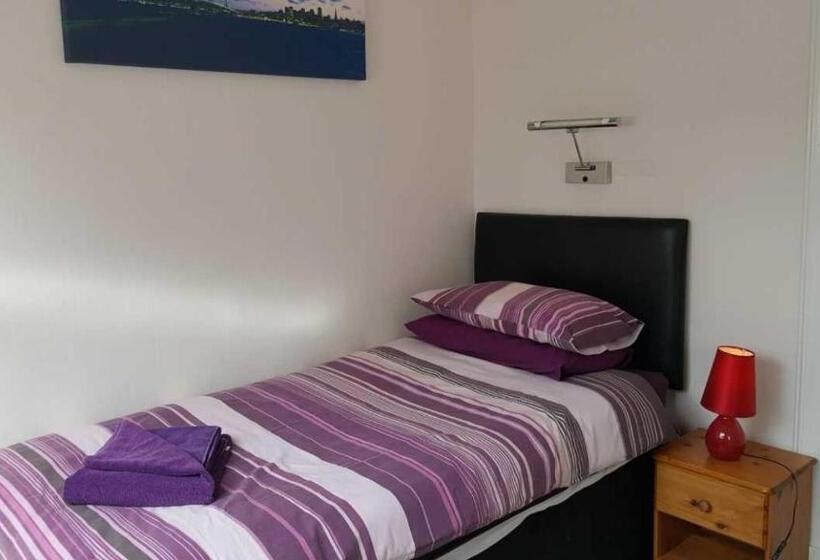 غرفة قياسية فردية, Station View Guest House