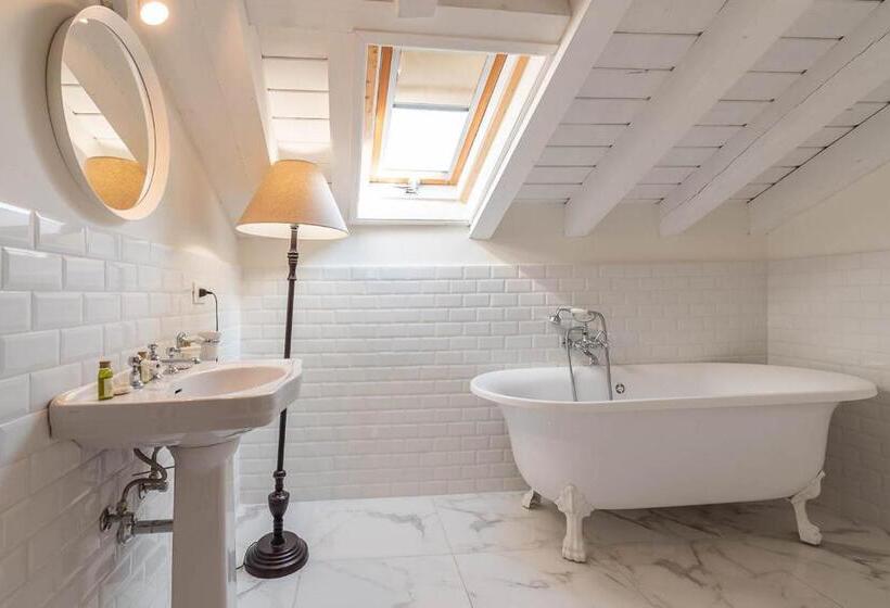 اتاق استاندارد, The Leoncino