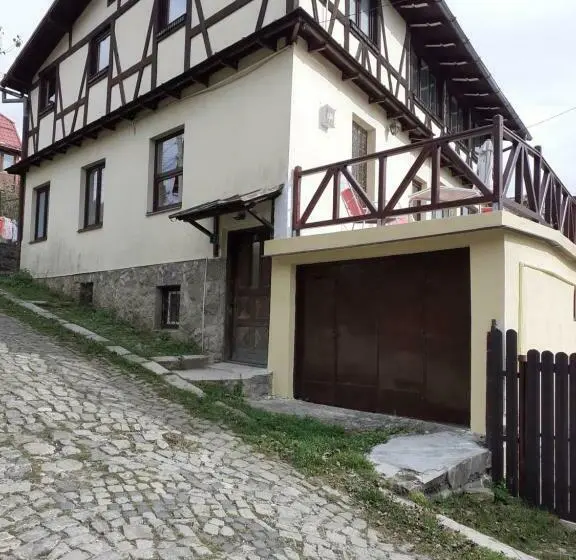 سوییت خانوادگی, Casa Insorita