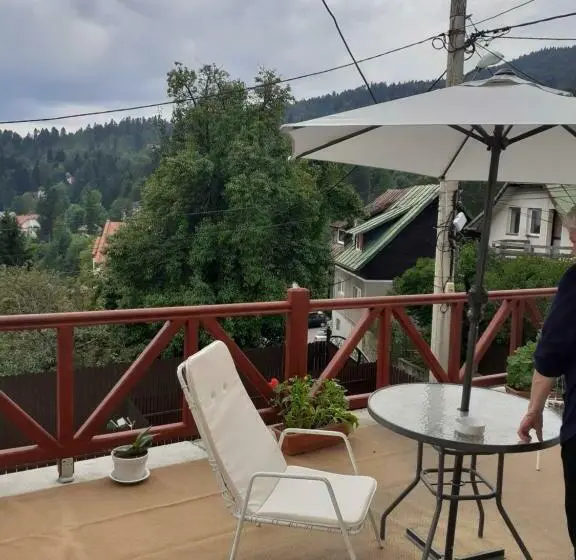 سوییت خانوادگی, Casa Insorita