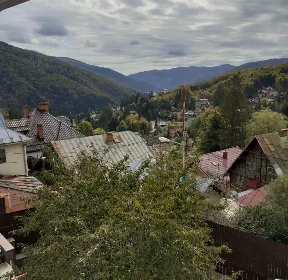 سوییت خانوادگی, Casa Insorita