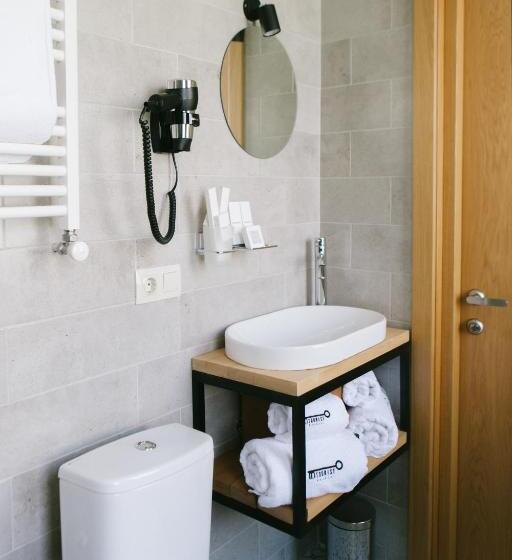 اتاق استاندارد با چشم‌انداز, Intourist Kazbegi