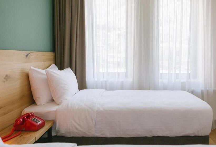 اتاق استاندارد با چشم‌انداز, Intourist Kazbegi