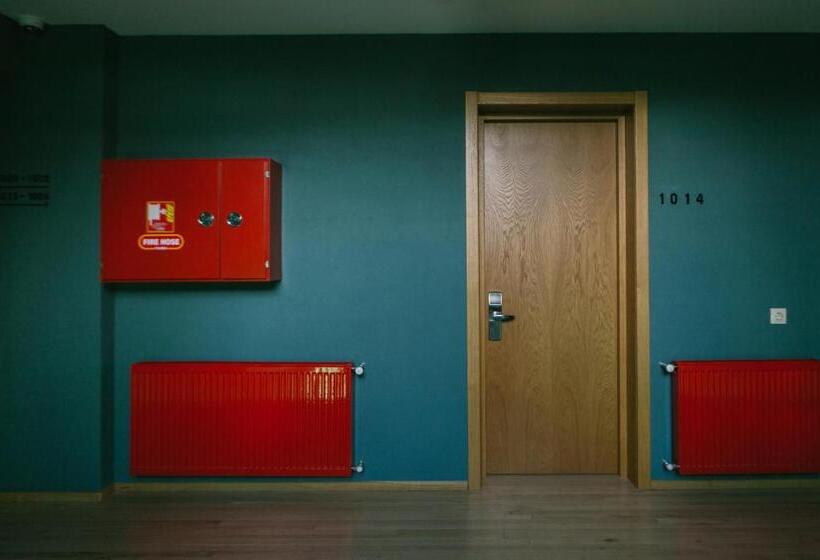 اتاق خانوادگی, Intourist Kazbegi